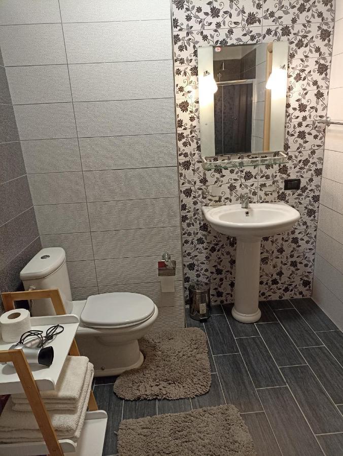Apartment Cinco 33 Kufrujeme.Cz Durres Exterior photo